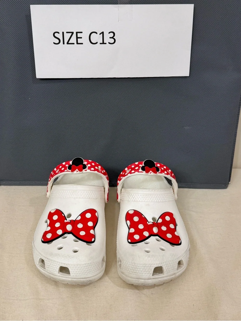 CROCS Kids' Disney Minnie Mouse Classic Clog - size C13